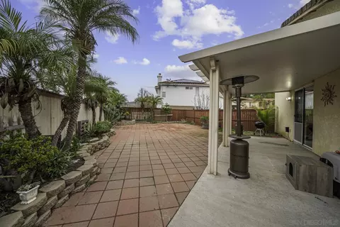 Exterior - 5001 Avocado Park Way, Fallbrook, CA 92028 photo 6 of 9