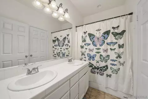Bath - 5001 Avocado Park Way, Fallbrook, CA 92028 photo 3 of 3