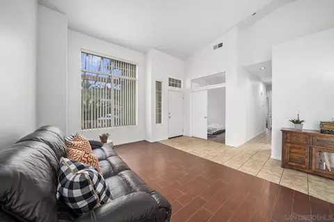 Living - 5001 Avocado Park Way, Fallbrook, CA 92028 photo 2 of 6
