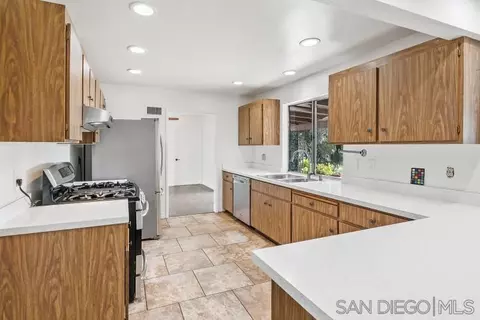 Kitchen - 1257 Cresthill Rd, El Cajon, CA 92021 photo 2 of 5