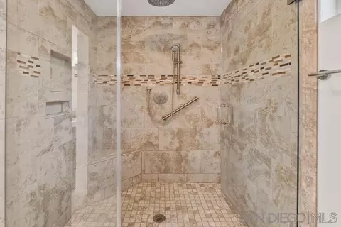 Bath - 1257 Cresthill Rd, El Cajon, CA 92021 photo 3 of 5