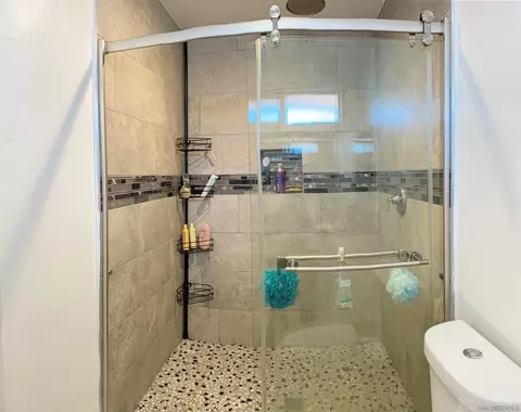 Bath - 1115 Daisy St, Escondido, CA 92027 photo 2 of 2