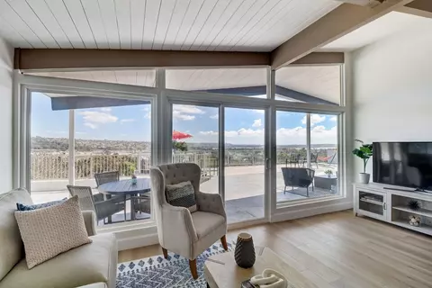 4965 Pacifica Dr, San Diego, CA 92109