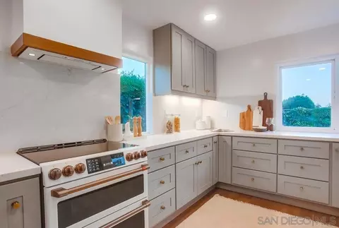 Kitchen - 13159 Shalimar Pl, Del Mar, CA 92014 photo 4 of 7