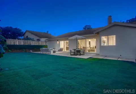 Exterior - 13159 Shalimar Pl, Del Mar, CA 92014 photo 6 of 30