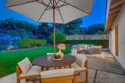 Exterior - 13159 Shalimar Pl, Del Mar, CA 92014 photo 5 of 30
