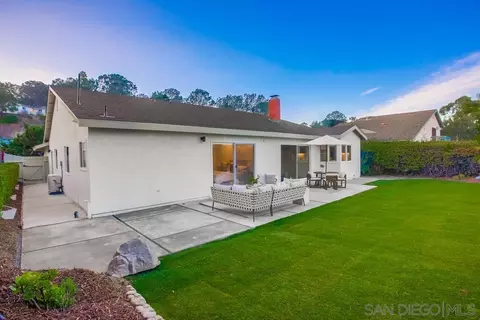 Exterior - 13159 Shalimar Pl, Del Mar, CA 92014 photo 24 of 30