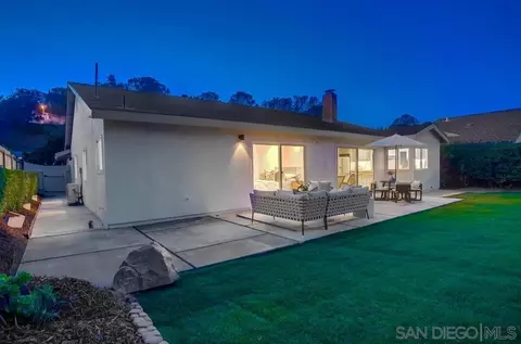 Exterior - 13159 Shalimar Pl, Del Mar, CA 92014 photo 8 of 30