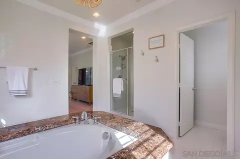 Bath - 3736 Arapaho Pl, Carlsbad, CA 92010 photo 5 of 8