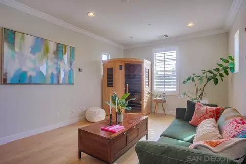 Living - 3736 Arapaho Pl, Carlsbad, CA 92010 photo 9 of 12