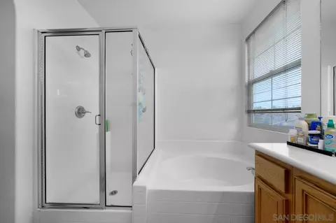 Bath - 920 Teatro Cir, El Cajon, CA 92021 photo 2 of 4