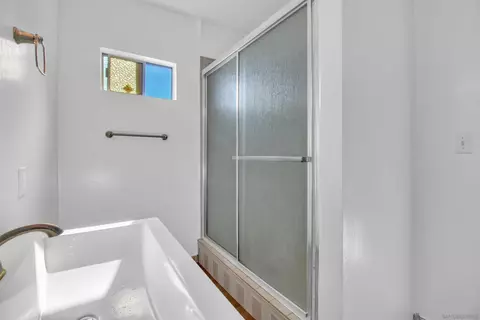 Bath - 1558 Peacock Blvd, Oceanside, CA 92056 photo 2 of 2