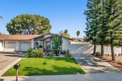 Exterior - 1558 Peacock Blvd, Oceanside, CA 92056 photo 2 of 8