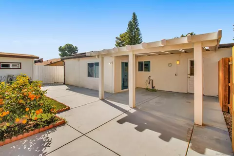 Exterior - 1558 Peacock Blvd, Oceanside, CA 92056 photo 8 of 8