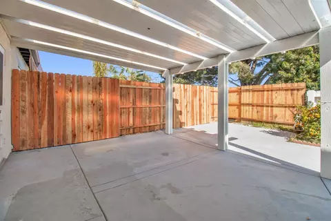 Exterior - 1558 Peacock Blvd, Oceanside, CA 92056 photo 7 of 8