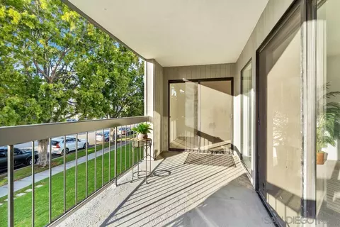 Exterior - 911 E Ave #204, Coronado, CA 92118 photo 4 of 6