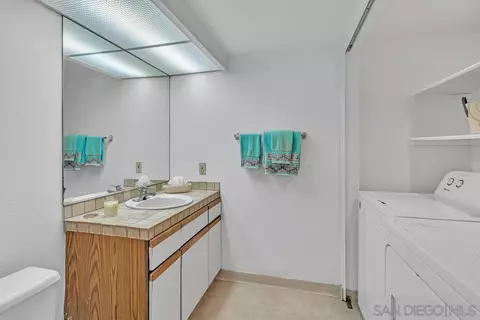 Bath - 911 E Ave #204, Coronado, CA 92118 photo 3 of 3