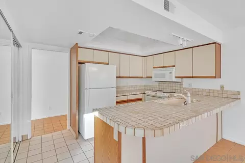 Kitchen - 911 E Ave #204, Coronado, CA 92118 photo 2 of 5