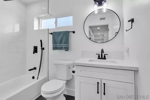 Bath - 10320 Bosque Dr, Lakeside, CA 92040 photo 3 of 4