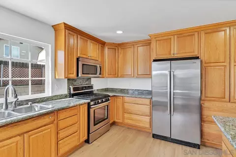 Kitchen - 10320 Bosque Dr, Lakeside, CA 92040 photo 5 of 5