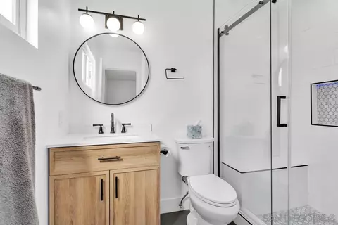 Bath - 10320 Bosque Dr, Lakeside, CA 92040 photo 1 of 4