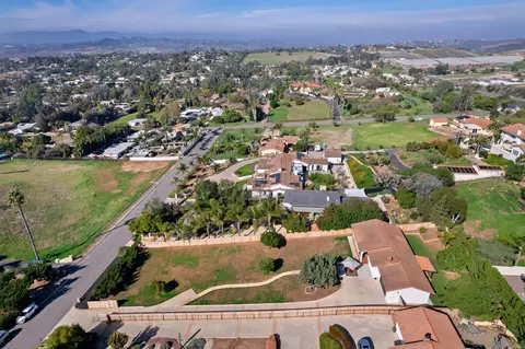 View/Area - 2197 Hawley Dr, Vista, CA 92084 photo 7 of 7