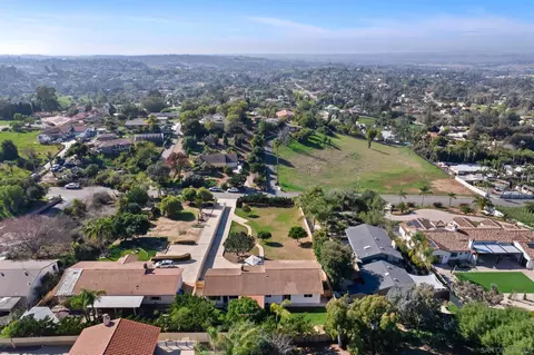 View/Area - 2197 Hawley Dr, Vista, CA 92084 photo 5 of 7