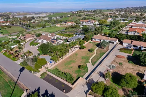 View/Area - 2197 Hawley Dr, Vista, CA 92084 photo 1 of 7