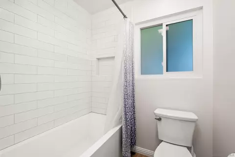 Bath - 2197 Hawley Dr, Vista, CA 92084 photo 5 of 6