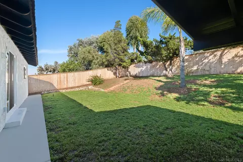 Exterior - 2197 Hawley Dr, Vista, CA 92084 photo 6 of 8