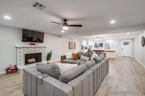 Living - 9531 Prospect Ave, Lakeside, CA 92040 photo 2 of 3