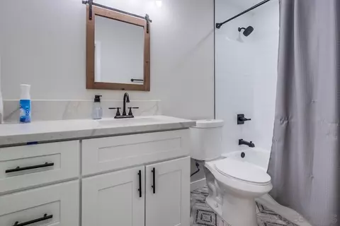 Bath - 9531 Prospect Ave, Lakeside, CA 92040 photo 1 of 2