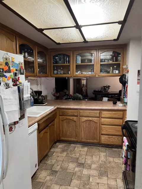 Kitchen - 9300 Nalini Ct, Santee, CA 92071 photo 2 of 2
