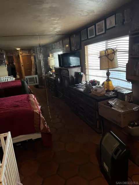 Bedroom - 9300 Nalini Ct, Santee, CA 92071 photo 2 of 6