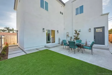 1064 11th St, Imperial Beach, CA 91932