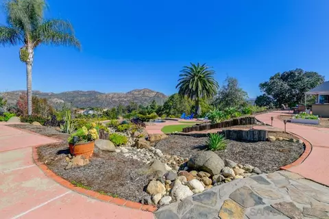Exterior - 2559 Pence Dr, El Cajon, CA 92019 photo 7 of 16