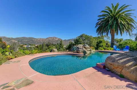Exterior - 2559 Pence Dr, El Cajon, CA 92019 photo 9 of 16