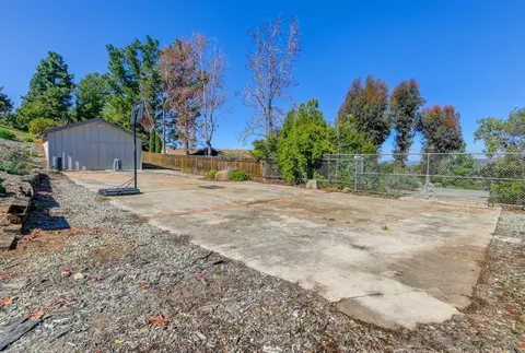 Exterior - 2559 Pence Dr, El Cajon, CA 92019 photo 13 of 16