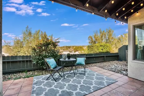 749 Nob Cir, Vista, CA 92084 photo 17
