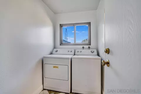 749 Nob Cir, Vista, CA 92084 photo 19