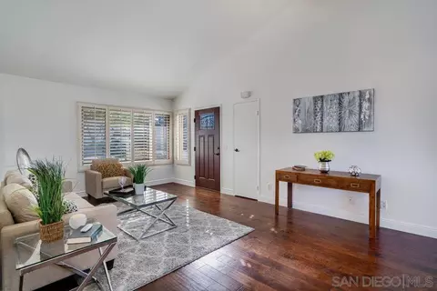 749 Nob Cir, Vista, CA 92084 photo 4