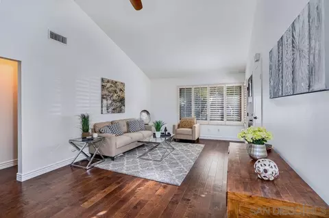 749 Nob Cir, Vista, CA 92084 photo 5