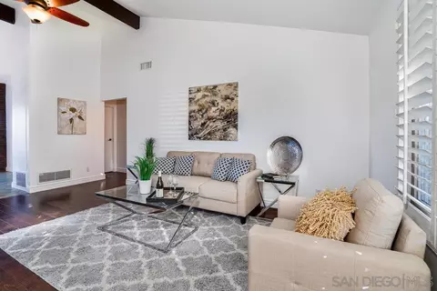 749 Nob Cir, Vista, CA 92084 photo 3