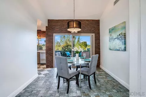 749 Nob Cir, Vista, CA 92084 photo 6