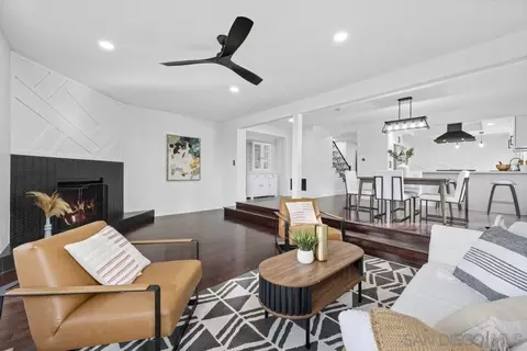 Living - 3170 Via De Caballo, Encinitas, CA 92024 photo 3 of 5