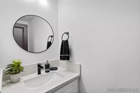 Bath - 3170 Via De Caballo, Encinitas, CA 92024 photo 1 of 4