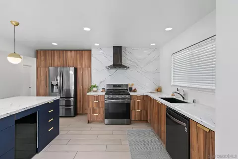 3815 Rojo Tierra Rd, La Mesa, CA 91941