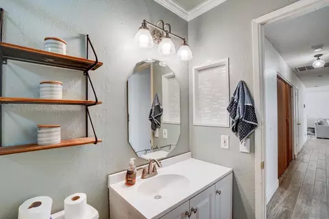 Bath - 21164 Sitkan Rd, Apple Valley, CA 92308 photo 2 of 4
