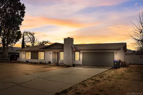 21164 Sitkan Rd, Apple Valley, CA 92308