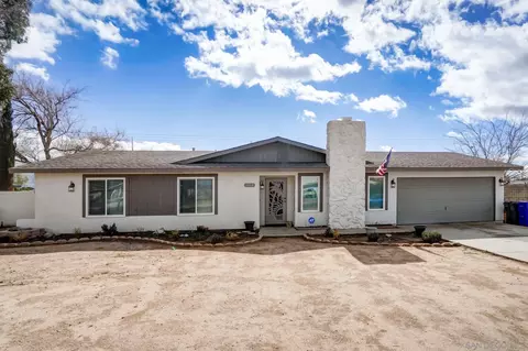 Exterior - 21164 Sitkan Rd, Apple Valley, CA 92308 photo 3 of 4